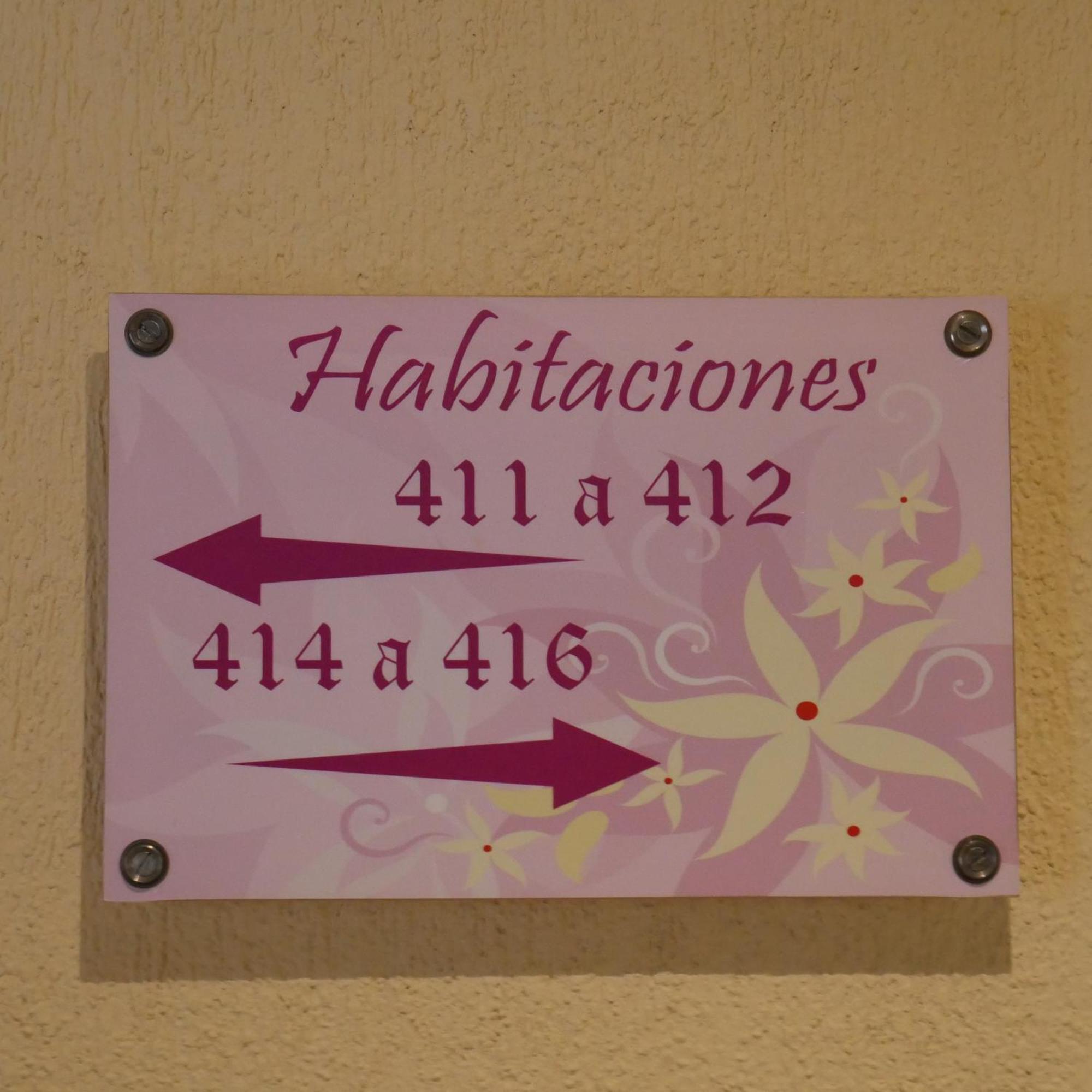 Hostal 4C Cuatro Caminos Madrid Extérieur photo