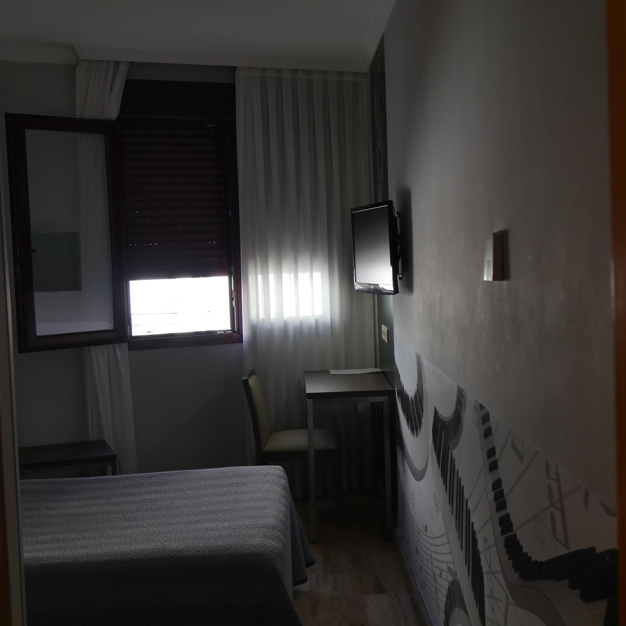 Hostal 4C Cuatro Caminos Madrid Chambre photo
