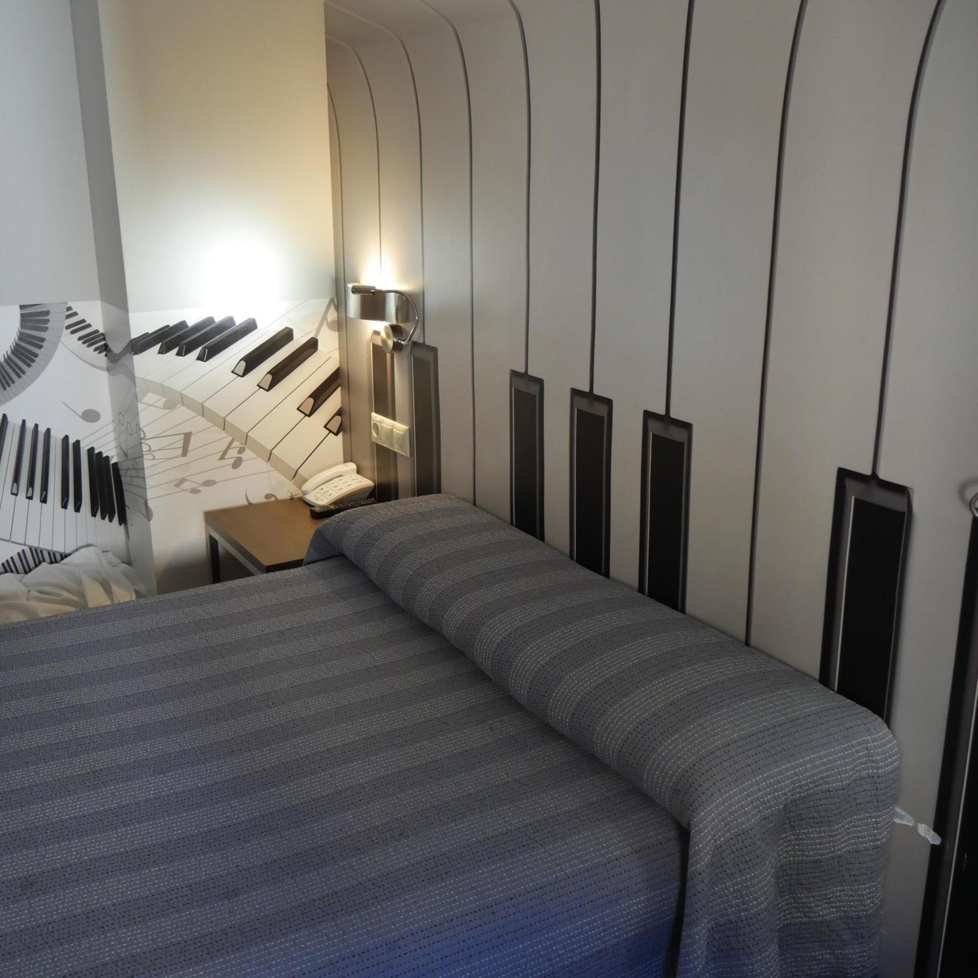 Hostal 4C Cuatro Caminos Madrid Chambre photo