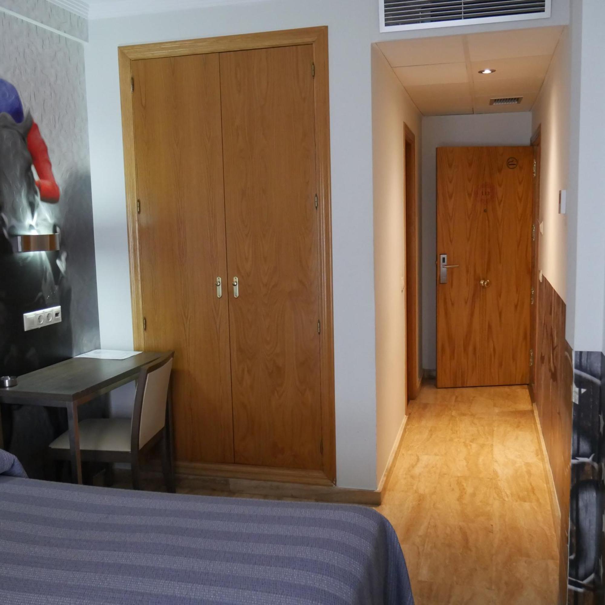 Hostal 4C Cuatro Caminos Madrid Chambre photo
