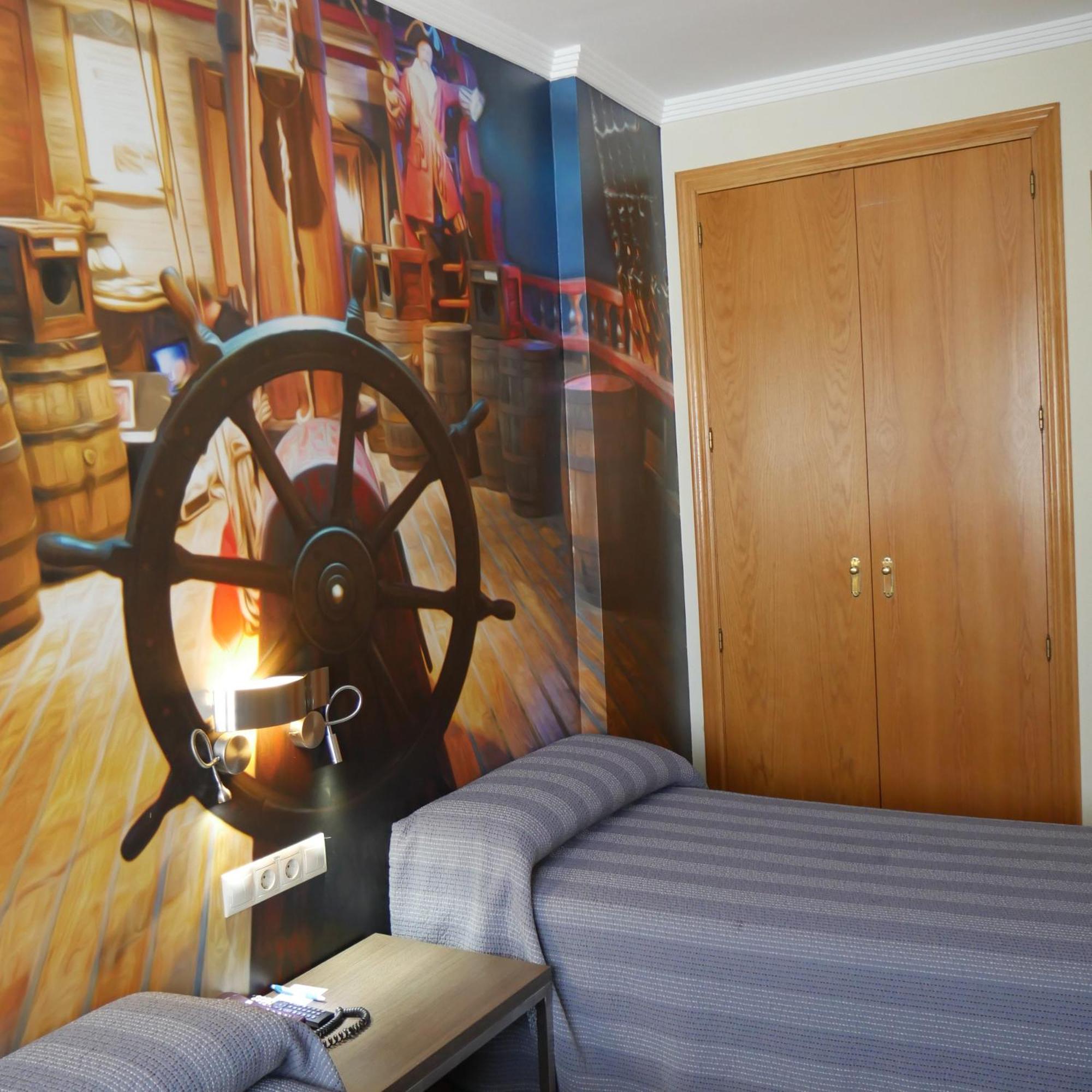 Hostal 4C Cuatro Caminos Madrid Extérieur photo