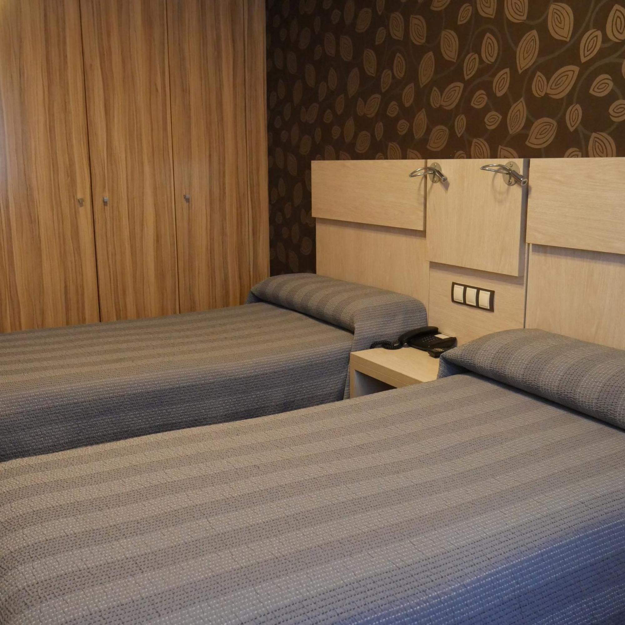 Hostal 4C Cuatro Caminos Madrid Chambre photo